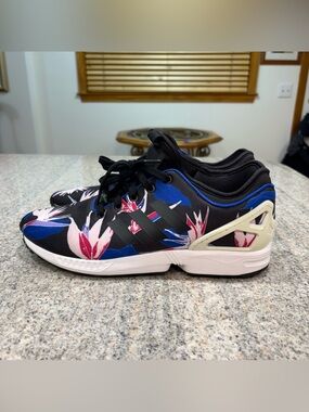 Brand new never worn Men’s adidas ZX Flux NPS in Black & Blue. Size 11